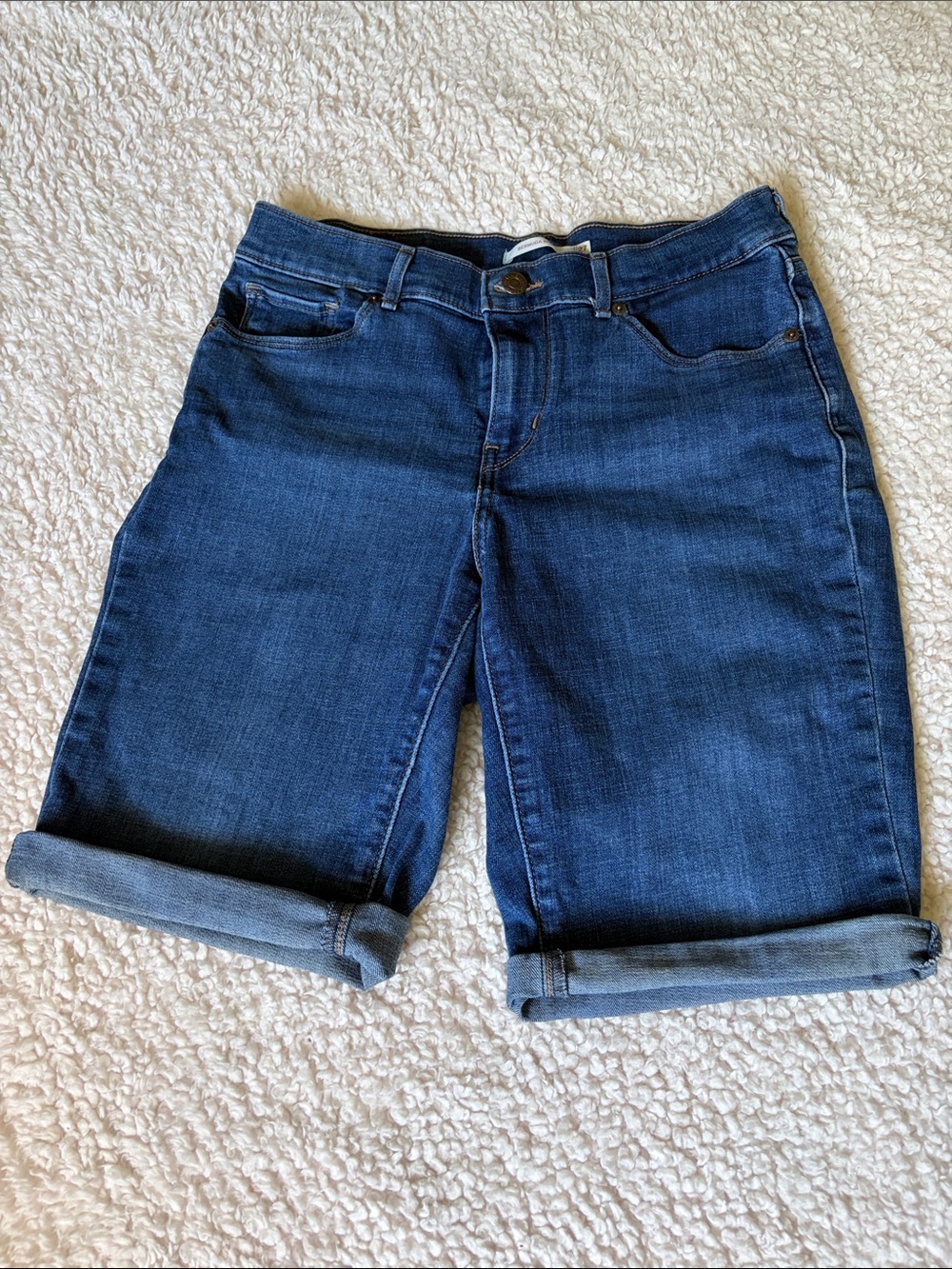 Women’s Levi shorts